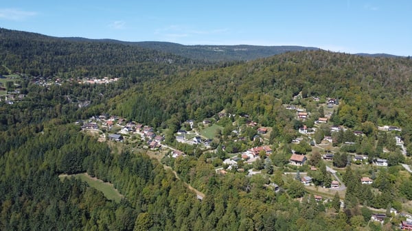 1 Plot of 2200 m² - 30 minutes from Geneva 9