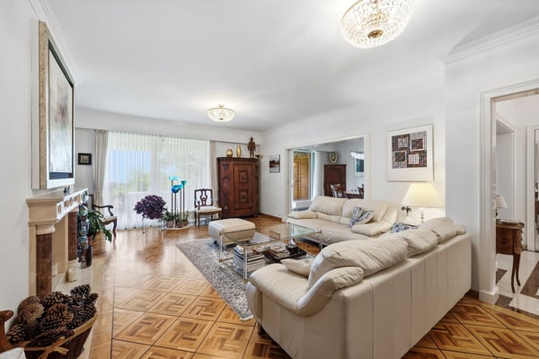 Spacieux appartement de 7 pièces avec balcon et vue à Lausanne 8