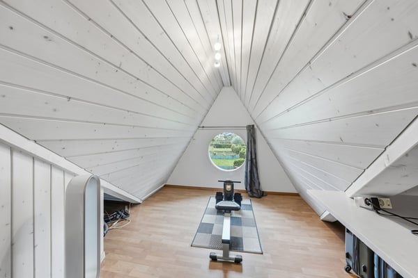LONAY - Lumineux appartement duplex en attique de 4.5 pièces 12