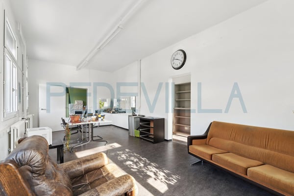 Surface commercial au 1er étage 1