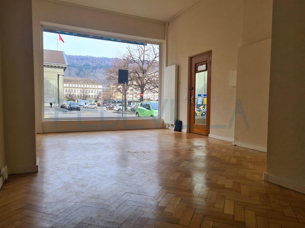 Surface commerciale proche de la Gare 1