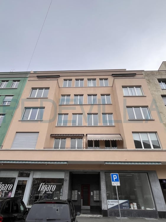 Surface commerciale proche de la Gare 4