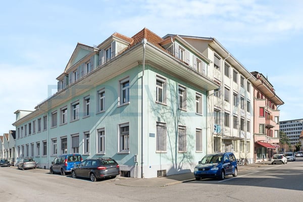 Local commercial de 185 m² au rez-de-chaussée 1