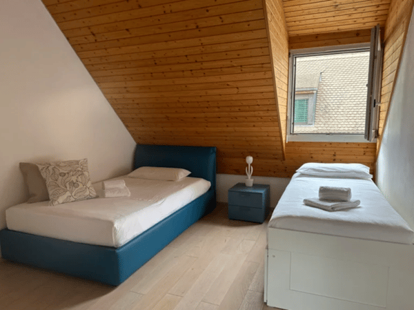 somptueux duplex de 1.5 pièces en plein coeur de la magnifique zone piétonne du centre-ville de Neuchâtel 5