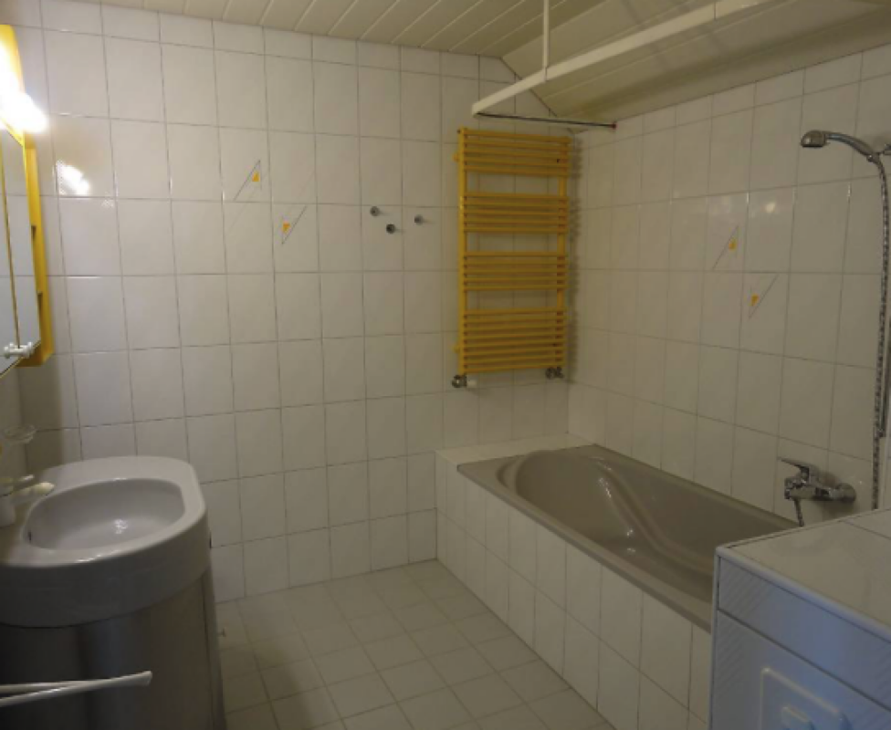 Charmant appartement de 2 pièces en attique avec mezzanine