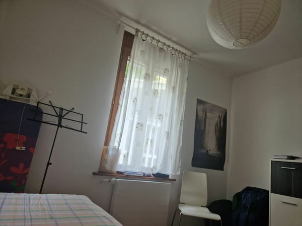 Jolie appartement à proximité du centre ville de Neuchâtel avec un balcon 4
