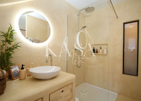 Appartement rénové en attique, vue lac 5