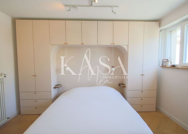 Appartement rénové en attique, vue lac 4