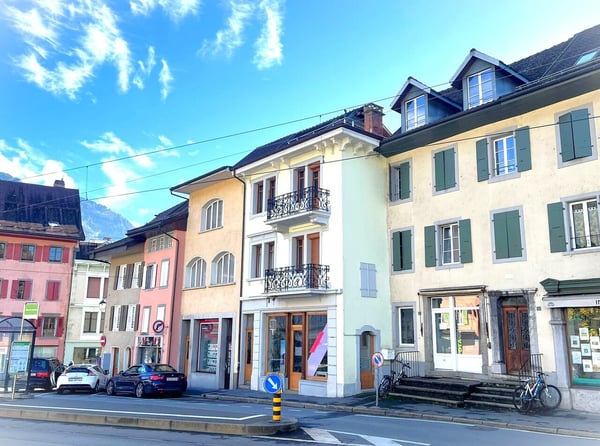 Immeuble de rendement au centre de Bex 1