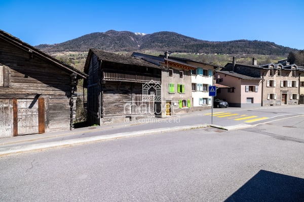 Maison de village de 2 pièces avec grange à rénover à Orsières ! 13