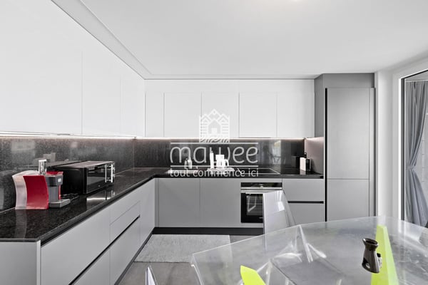 Situation idéale au coeur de Fully ! 2