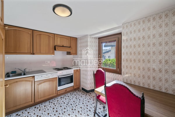 Chalet mitoyen avec dépendance et grand potentiel à Granois 10