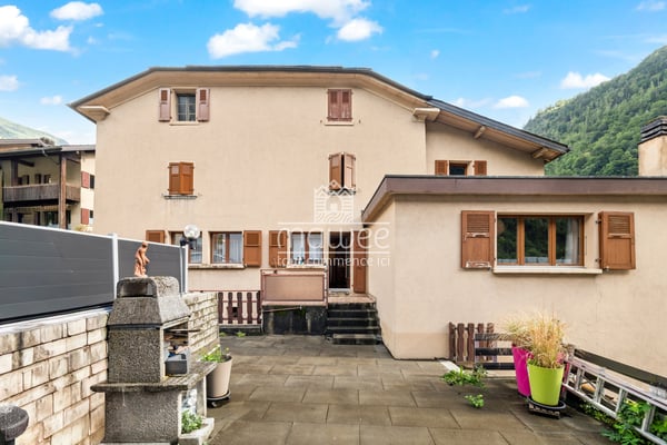 Charmant 4,5 pièces avec terrasses et annexes à Martigny-Combe !