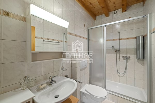 Opportunité rare - chalet avec studio en résidence secondaire ! 12