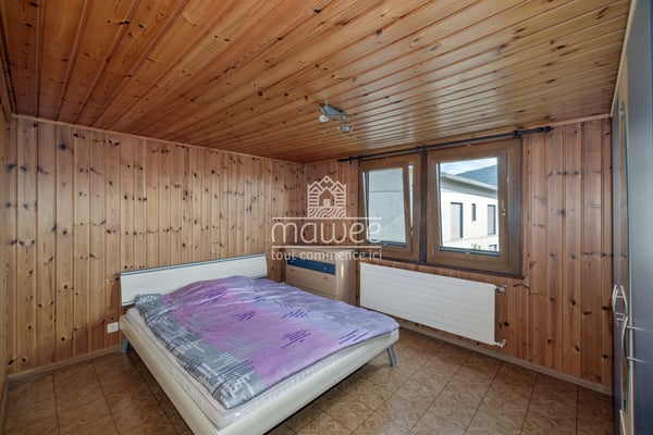 Chalet mitoyen avec dépendance et grand potentiel à Granois 5