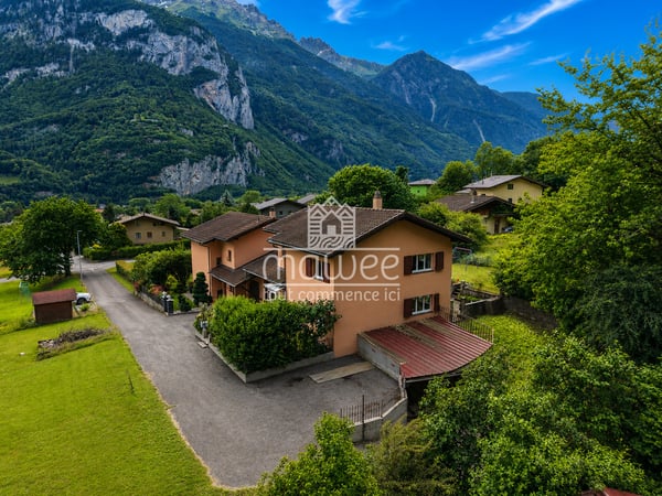 Calme, fonctionnelle et sans vis-à-vis : superbe villa à découvrir ! 1