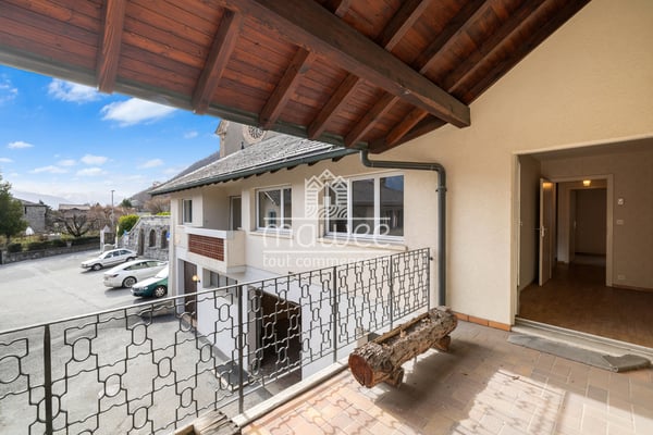 Immeuble avec fort potentiel au centre de Chamoson 2