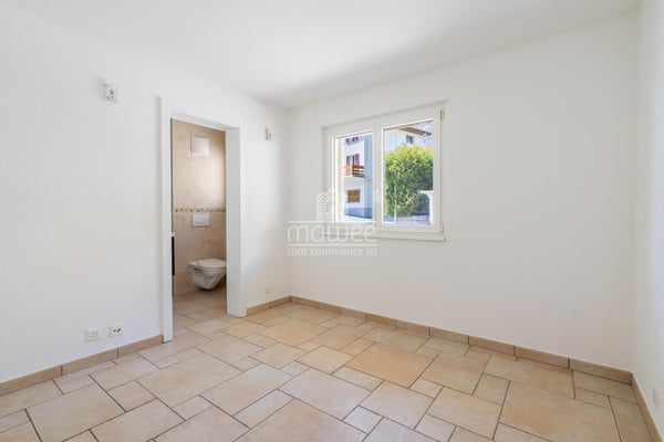 Appartement rénové en 2026 avec grande terrasse dans un petit immeuble 10