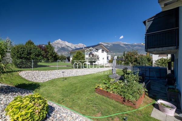 Villa individuelle avec 4 chambres et généreux sous-sol ! 2