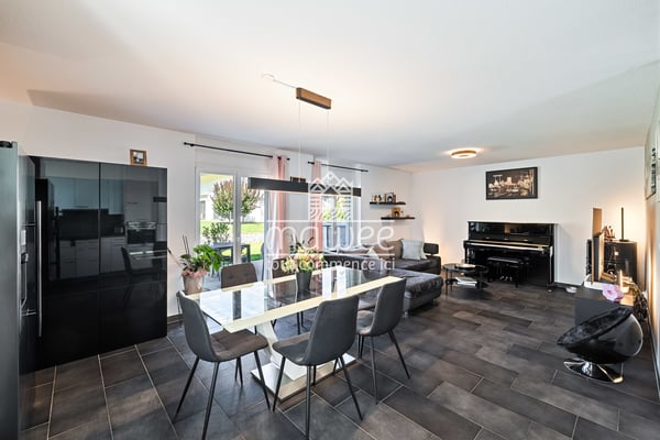 Villa individuelle avec 4 chambres et généreux sous-sol ! 5