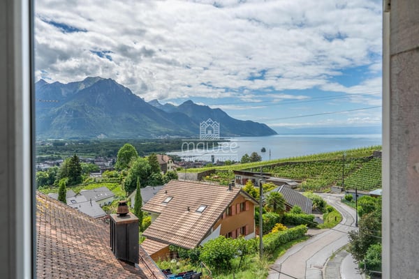 Propriété de caractère avec vue imprenable sur le Lac ! 6