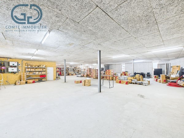 Surface de stockage de 370 m2 à louer au centre de Courgenay 7