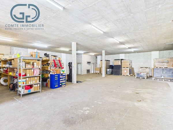 Surface de stockage de 370 m2 à louer au centre de Courgenay 4