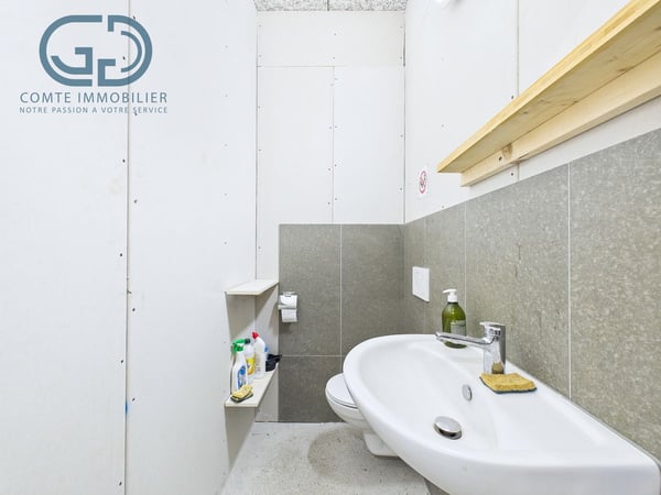 Surface de stockage de 367 m2 à louer au centre de Courgenay 6