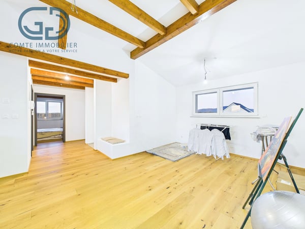 Villa mitoyenne rénovée de 7 pces 5