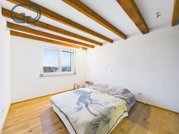 Villa mitoyenne rénovée de 7 pces 6