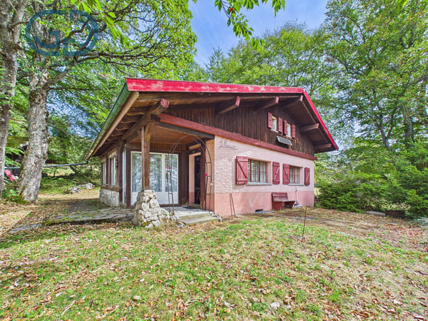 Chalet en pleine nature sur le Mont Raimeux 2