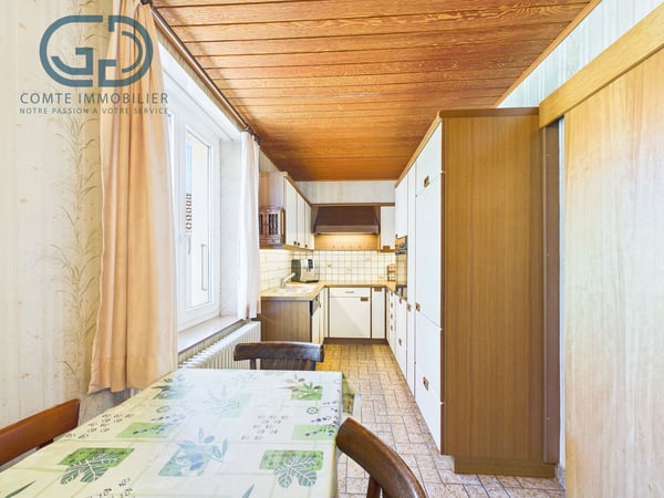 Maison contiguë de 5.5 pièces avec jardin, garage et beau potentiel 4