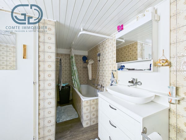 Belle maison contiguë à Undervelier 5