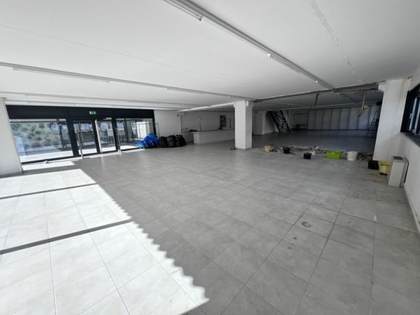 Superficie commerciale/esposizione (frazionabile) 3