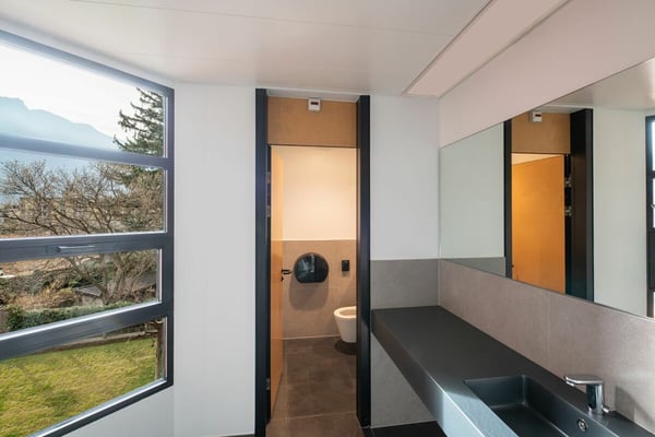 Uffici di varie metrature, frazionabile, in sede funzionale e prestigiosa 14