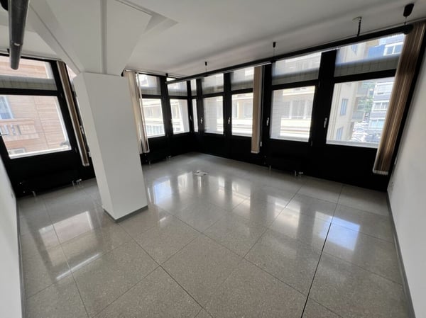 Ufficio in centro a Chiasso vis-a-vis la stazione FFS 6