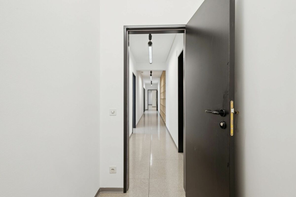 Ufficio in centro a Chiasso vis-a-vis la stazione FFS