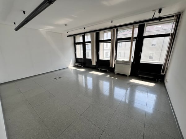 Ufficio in centro a Chiasso vis-a-vis la stazione FFS 8