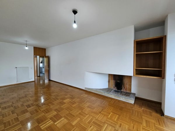 1.5 locali in zona strategica 2