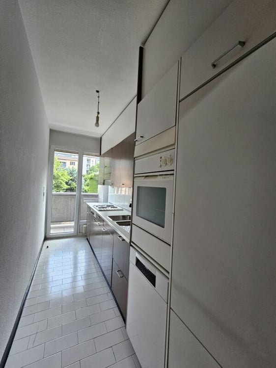 1.5 locali in zona strategica 1