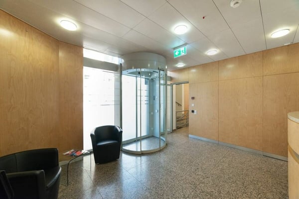 Immobile indipendente di prestigio ad uso uffici 3