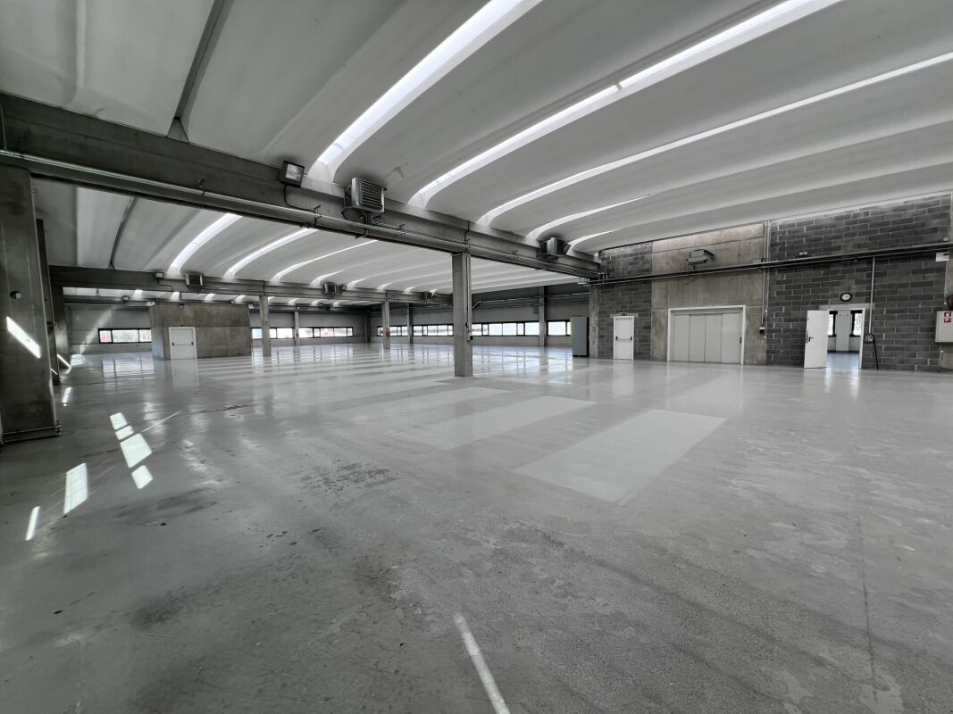 Superficie artigianale/industriale/uffici (frazionabile)