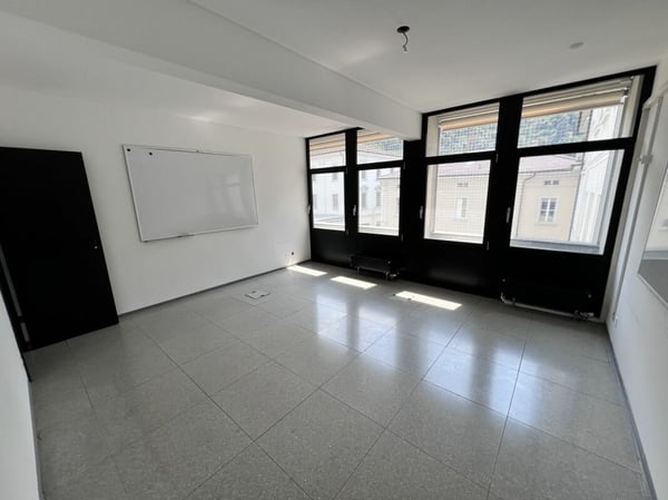 Ufficio in centro a Chiasso vis-a-vis la stazione FFS 5