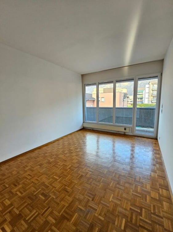 1.5 locali in zona strategica 6