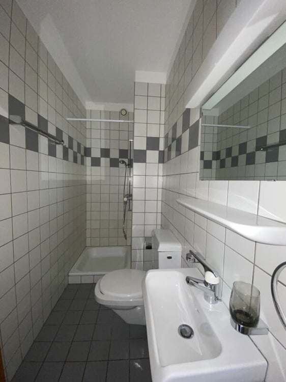 1.5 locali in centro ai piedi del Castelgrande 5