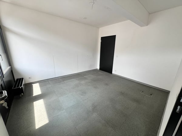 Ufficio in centro a Chiasso vis-a-vis la stazione FFS 6