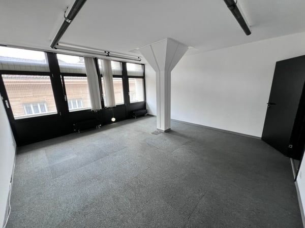 Ufficio in centro a Chiasso vis-a-vis la stazione FFS 6