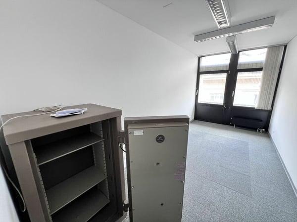 Ufficio in centro a Chiasso vis-a-vis la stazione FFS 7