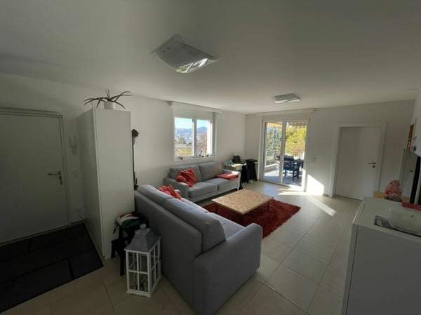 Interessante villa con giardino e vista lago 13