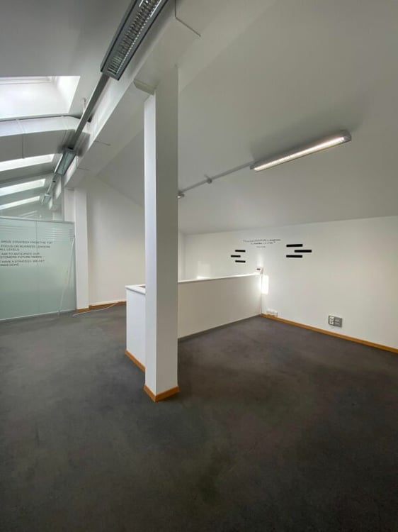 Ufficio mansardato in centro Lugano 3